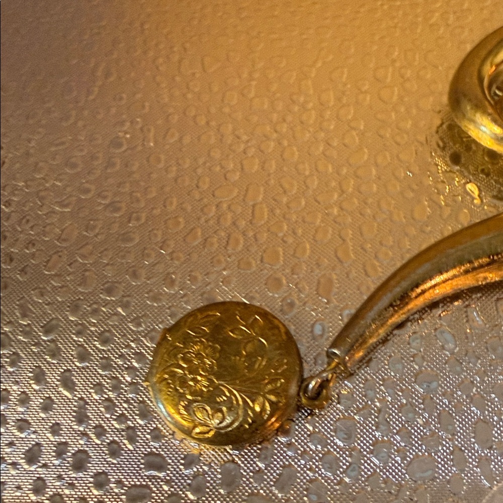 Silson Sweetheart Brooch WW2 With a Question Locket - Picture 4 of 9